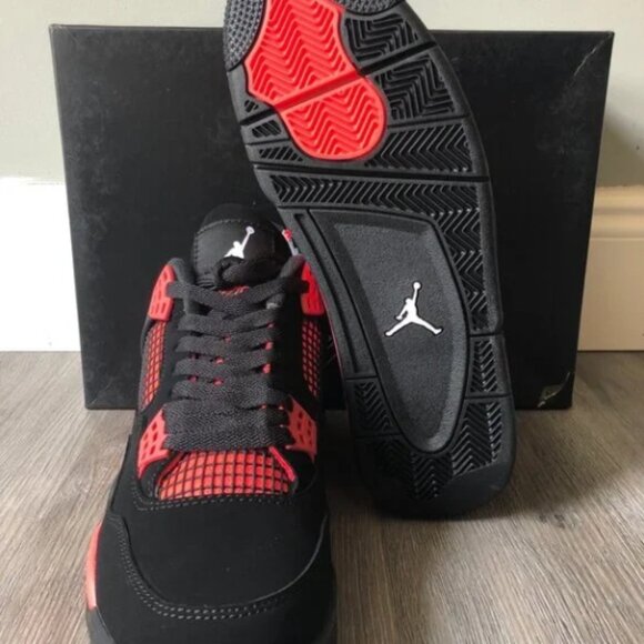 Air Jordan 4 retro Red Thunder